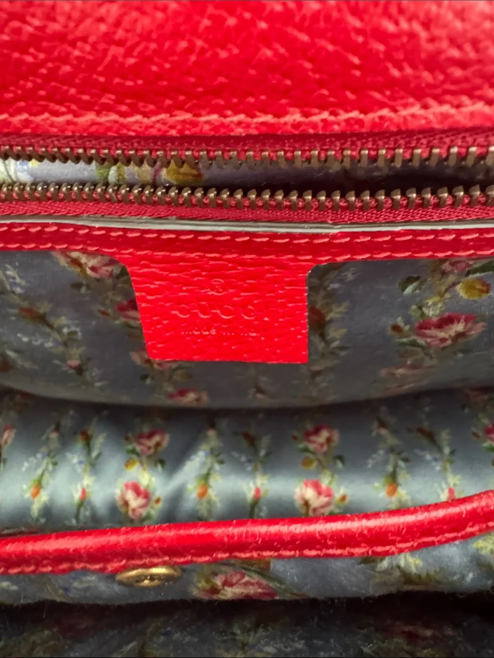 Gucci Falena shoulder bag in red calf leather with butterfly motif and bamboo